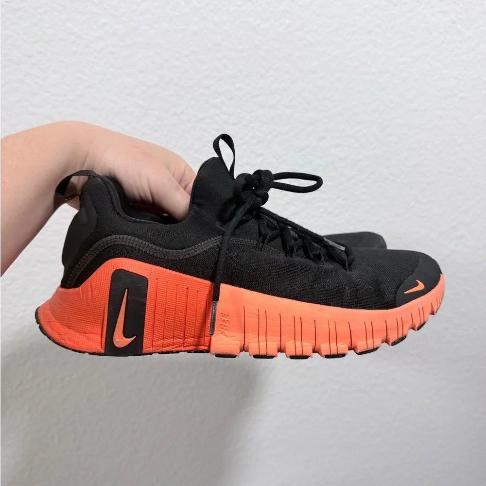 Nike Black and Orange Metcon - Picture 6 of 9
